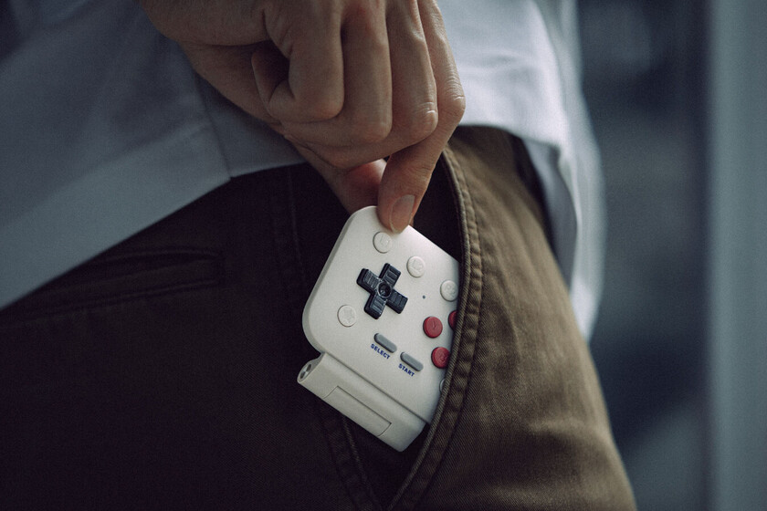 Este pequeño gadget permite "convertir" un iPhone en una pequeña consola: es muy barato y se encuentra en Amazon 