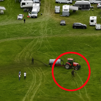 Si estás teniendo un mal día, piensa en los 400 campistas que ocuparon una granja en Francia con sus caravanas y acabaron bañados en estiércol. Y con razón
