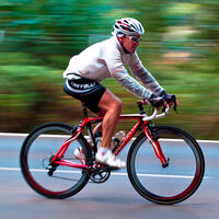 Cataluña quiere crear carreteras con prioridad para ciclistas los fines de semana