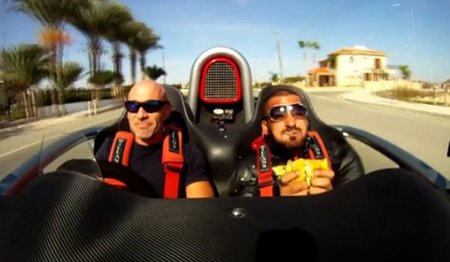 No intentes comer tu McMenú en un Ariel Atom