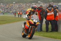 MotoGP Holanda 2011: Marc Márquez vuelve a ser el más inteligente y gana en Moto2