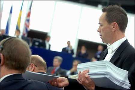 La Comisión de Industria del Parlamento Europeo vota la resolución sobre la Neutralidad de la Red