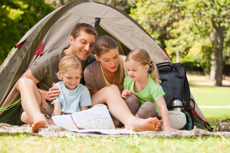 23 cosas que necesitarás si vas a pasar tus vacaciones familiares en un camping