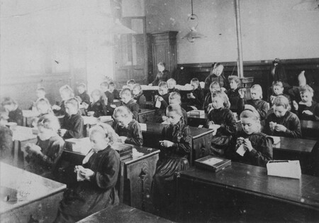 Sewing Lesson In A Girl Class In Hellemmes Around 1900