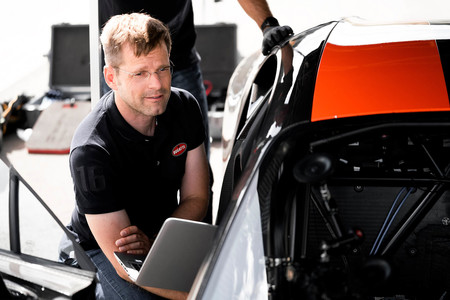 bugatti chiron record velocidad long tail