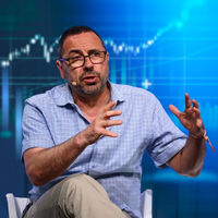 "Necesitas todos los minutos del día": Un CEO de una empresa de 8.000 millones de euros quiere que te olvides de trabajar 4 días semanales 