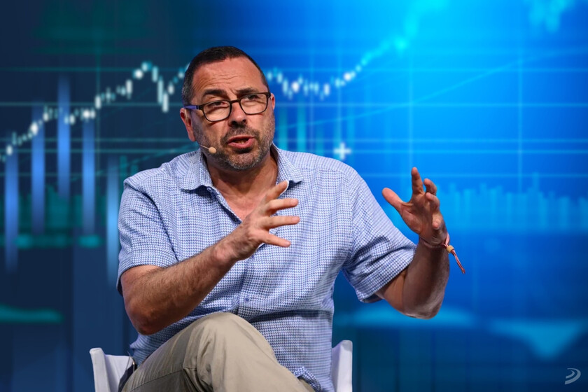 "Necesitas todos los minutos del día": Un CEO de una empresa de 8.000 millones de euros quiere que te olvides de trabajar 4 días semanales
