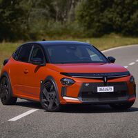 Lancia recupera el apellido HF con una pelotilla eléctrica de 280 CV que acelera tan rápido como el Volkswagen Golf GTI Clubsport. Ya tiene precio en España