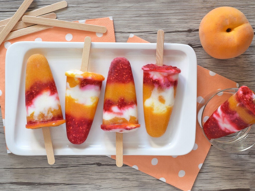 Polos de melocotón y yogur: receta saludable y refrescante perfecta para hacer con niños en verano