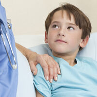 Fimosis en bebés y niños: qué es, cómo se trata y cuándo es necesaria la operación