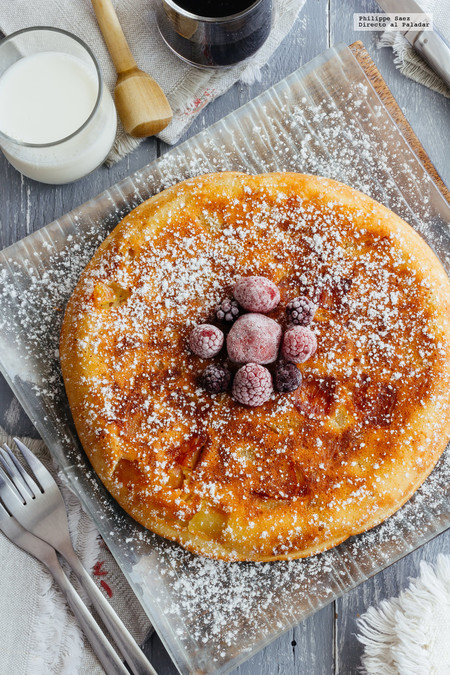Pastel de manzana en sartén. Receta de repostería fácil
