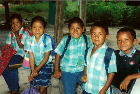 Las mochilas escolares y la posición en los pupitres, importantes para la salud