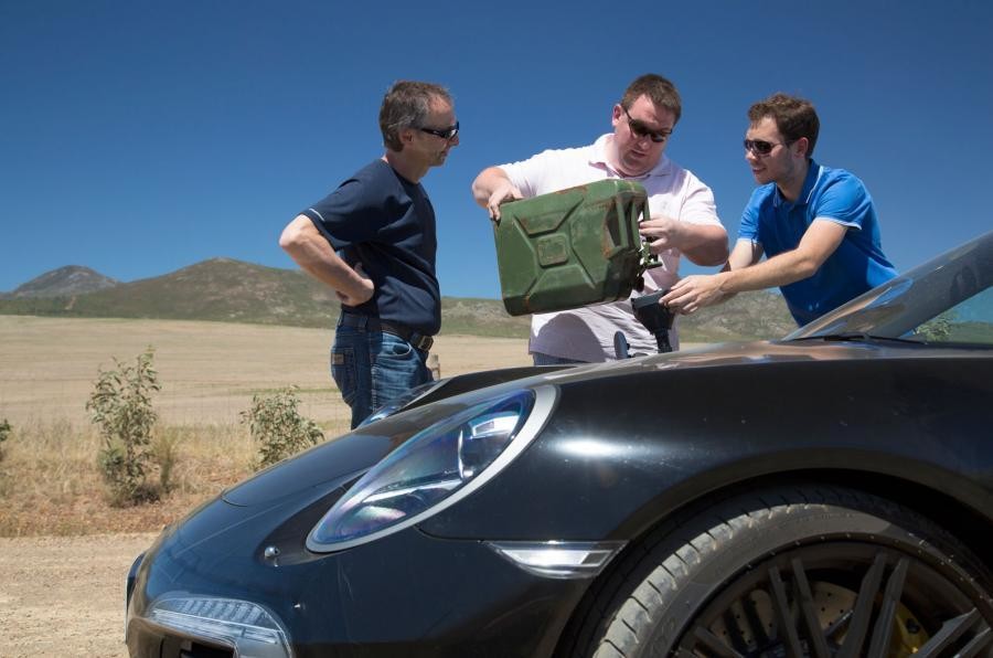 Porsche nos muestra 19 imágenes del desarrollo del nuevo 911