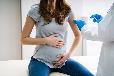 Las vacunas Covid no aumentan el riesgo de aborto en el primer trimestre de embarazo, según un nuevo estudio