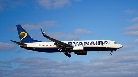 Ryanair cobrará cinco euros más por facturar equipaje durante el verano