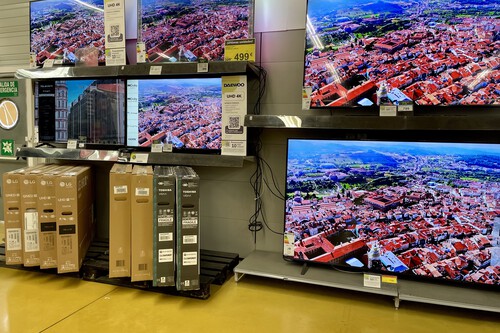 Teles QLED de 40" por 99 euros y Smart TV de 55" por 169 euros: El Corte Inglés sigue cerrando sus outlet y traslada la liquidación a la web
