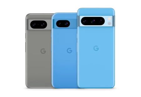 左から右へ:Google Pixel 8、Pixel 8a、Pixel 8 Pro