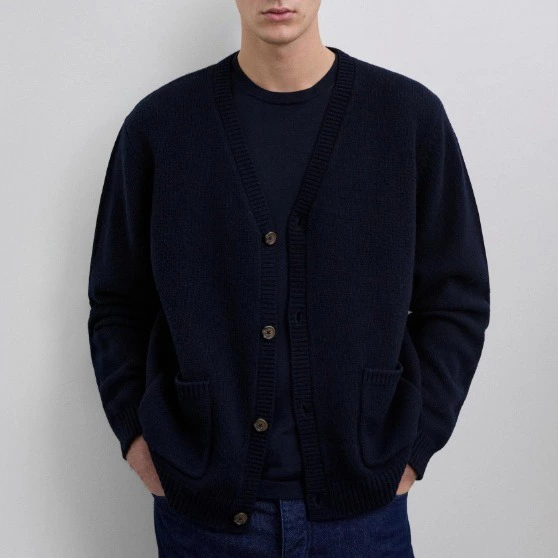 Scalpers Cárdigan de hombre de lana con cuello en pico