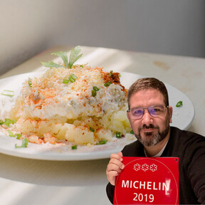 Dani García comparte su ensalada de patata favorita para el verano: lleva atún, tomate, pepino y huevo 