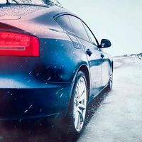 "Prohibido adelantar con mal tiempo": la DGT prepara cambios muy importantes en las normas de tráfico en 2025