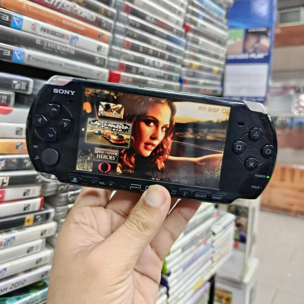 La mítica PSP apareció en un evento de la WWE, pero había un problema: era una consola chipeada 