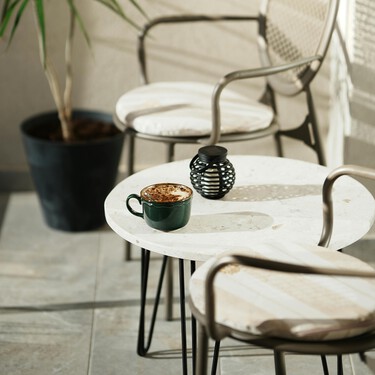 Lidl lanza hoy lunes 11 de mayo una alfombra de césped artificial que cuesta menos de 8 euros y es la solución para tapar los suelos feos de la terraza