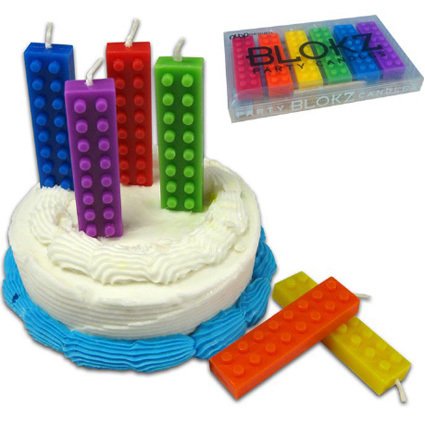 Velas de bloques de Lego para la tarta de cumpleaños