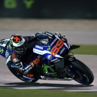 El triunfo de Jorge Lorenzo en Catar y el submarinista que cruzó un río en moto