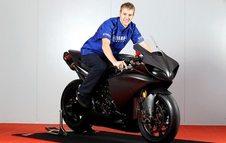 Ian Hutchinson ficha por Yamaha para seguir batiendo records en el TT de la Isla de Man