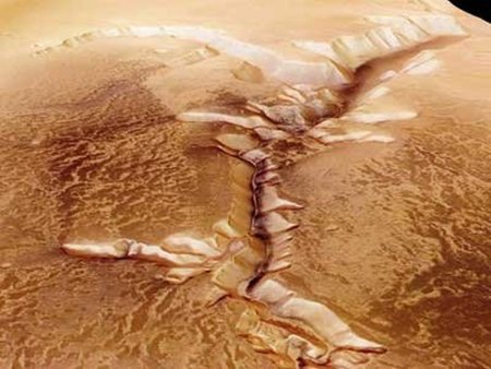 El interior de Marte podría esconder grandes cantidades de agua