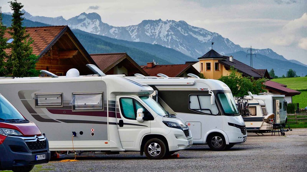 Viajar en camper fuera de España es estupendo hasta que te rompes una pierna y tienes que pagar un pastizal. Para eso están los seguros de viaje