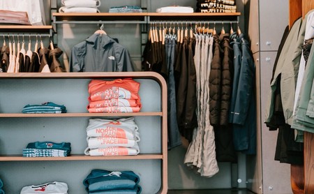 Google añade una sección de ropa en sus búsquedas para facilitar encontrar prendas