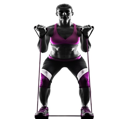 Los nueve mejores ejercicios con bandas elásticas para entrenar todo tu cuerpo