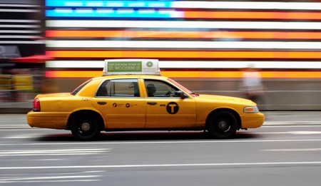 Mazazo a Uber y Lyft en Nueva York: los coches con licencia VTC quedarán limitados