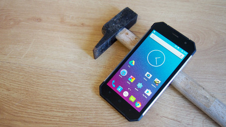 Nomu S30, análisis: una review que termina con el teléfono cayendo desde un tercer piso