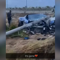 Un influencer nigeriano destroza un Corvette alquilado, un Dodge Challenger y un Jeep Trackhawk en una carrera ilegal. Ahora pide ayuda para pagar las facturas