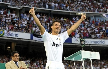 Cristiano Ronaldo en la presentación con el Real Madrid