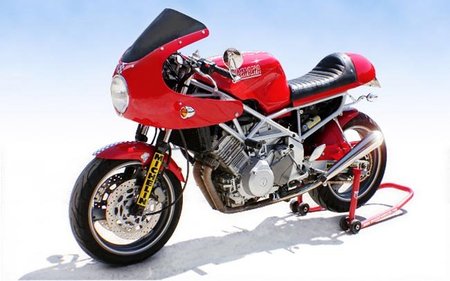 Yamaha TRX 850 Café Racer ¿Te gusta esta más o la original?