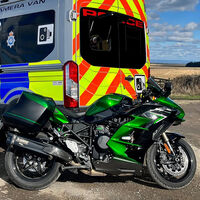 Una Kawasaki H2 SX para patrullar: la nueva arma de la policía británica tiene 200 CV y se pone a 300 km/h
