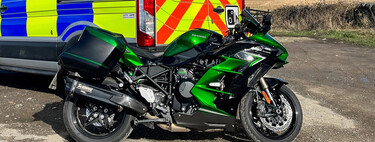 Una Kawasaki H2 SX para patrullar: la nueva arma de la policía británica tiene 200 CV y se pone a 300 km/h