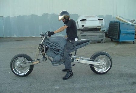 The priest, motos de película