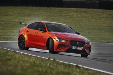 Jaguar Xe Sv Project 8 5