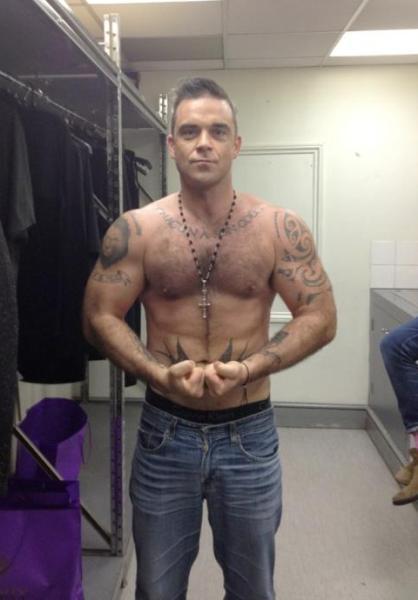 Robbie Williams se gusta mucho, nos gusta a nosotros y además lo sabe