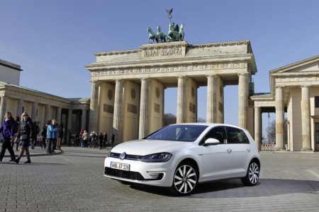 Alemania no llegará al millón de coches eléctricos enchufables en 2020, dicen las consultoras