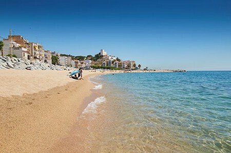 Viajes Escapadas Turismo Espana Barcelona Pueblos Marineros Bonitos Encanto Aguas Termales Vacaciones Descanso Familia