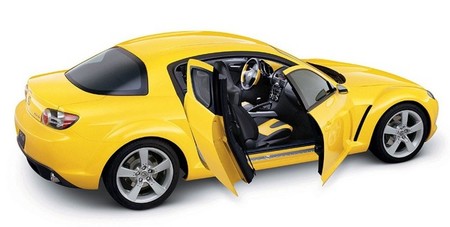 Mazda RX-8 amarillo