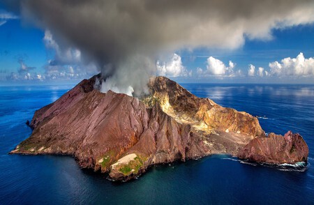 Otros usos para la fibra óptica: detección de seísmos y control de volcanes