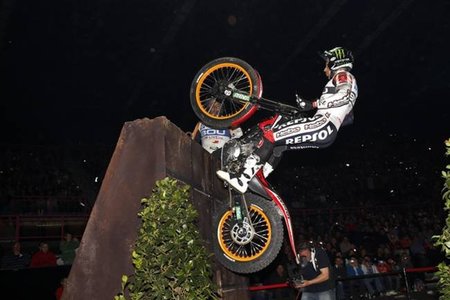Toni Bou sigue invicto y se anota su cuarta victoria en el Campeonato del Mundo de X-Trial