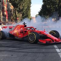 La Fórmula 1 se da un baño de masas en Milán 