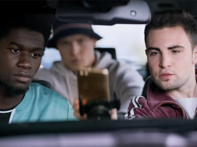 Ésta podría ser la peor pesadilla para todo joven con unos padres aburridos